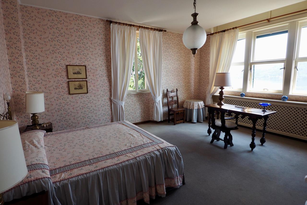 Casa Mondadori Bed and Breakfast Meina Exterior foto
